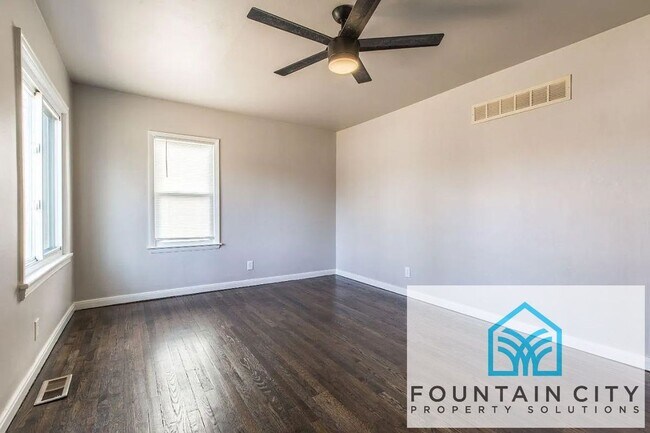 Building Photo - 3901 N Spruce Ave