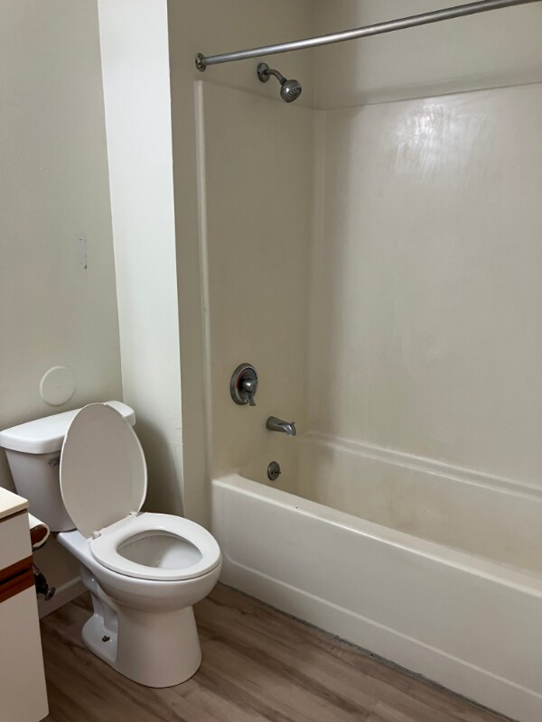 Building Photo - 803 Roundhouse Addn