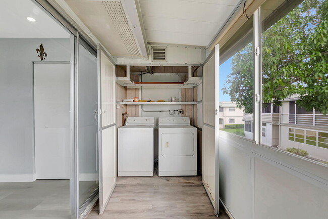 Building Photo - 171 Monaco Way