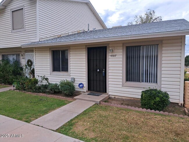 Primary Photo - 4707 S Stanley Pl