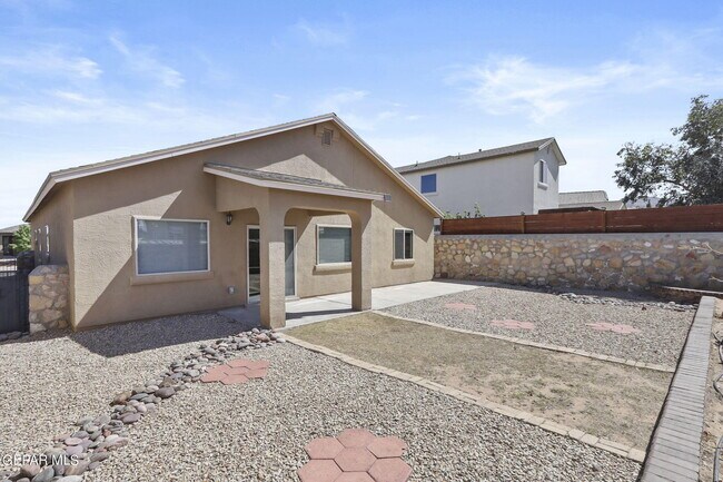 Building Photo - 7508 Wolf Creek Dr