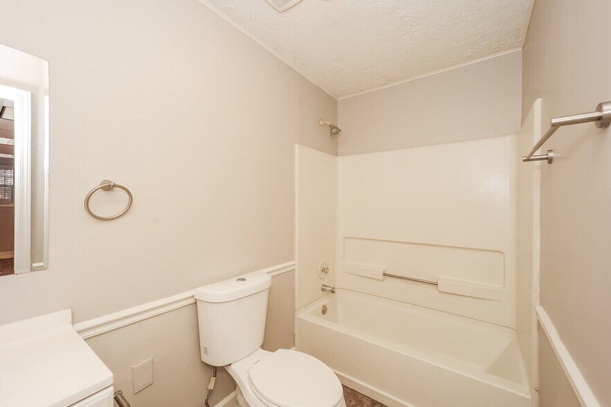 Building Photo - 1216 Gallatin Ct