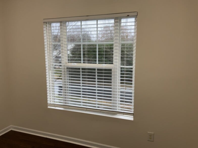 Building Photo - 7005 Sunman Rd