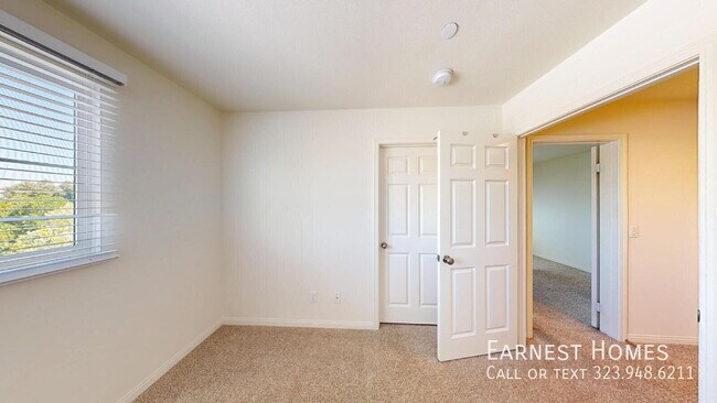 Building Photo - 14834 Nordhoff St