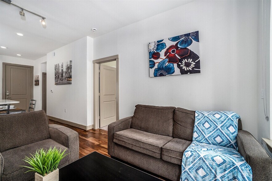 Building Photo - 1125 Pierce St