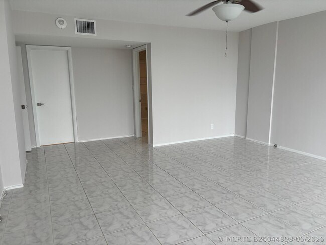 Building Photo - 4280 Galt Ocean Dr