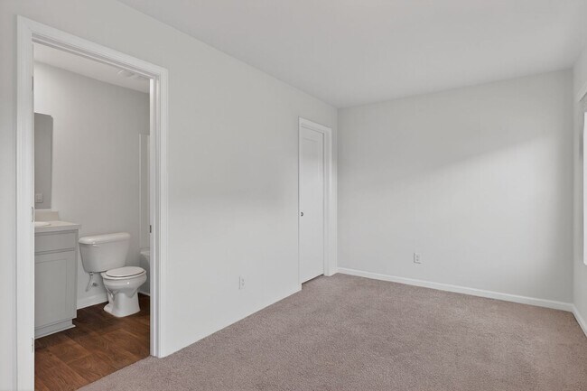 Building Photo - 127 Birch Cir