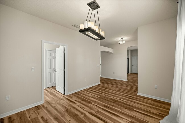 Building Photo - 3008 NE 24th Pl