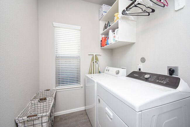 Building Photo - 31443 Splitting Willow Ln