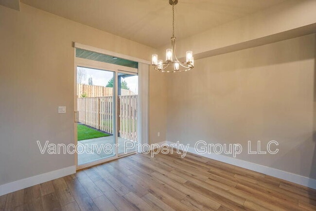 Building Photo - 313 E Caribou Ct