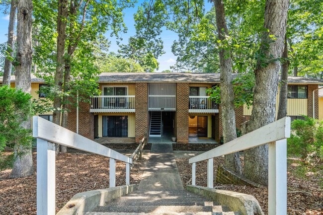 Building Photo - 1212 Schaub Dr