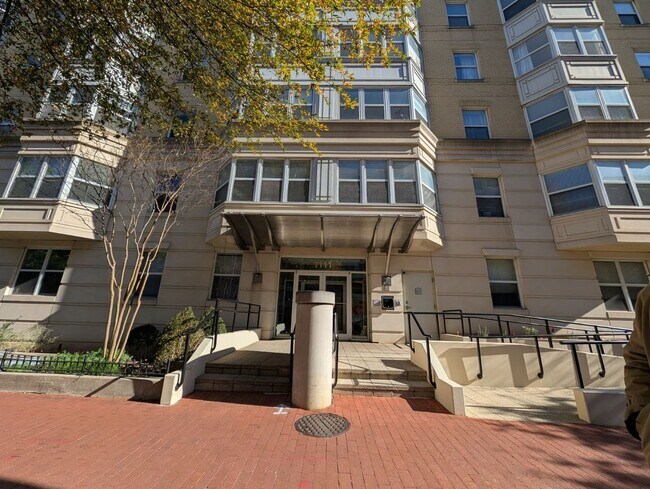 Building Photo - 2 bed, 2 bath Condo at The Eleven, Logan Circle