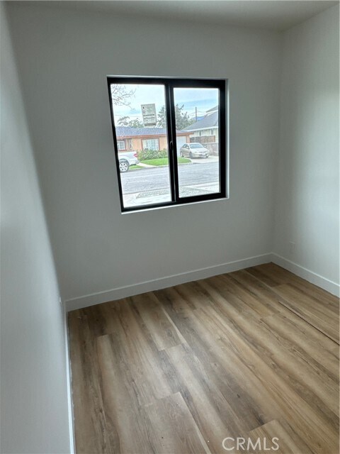 Building Photo - 551 W Crescent Dr