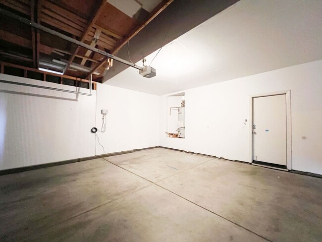 Building Photo - Corner Lot in Windrift Community