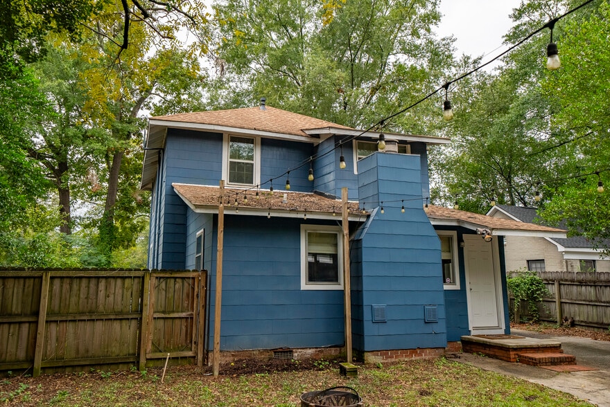 Building Photo - 804 Woodrow St