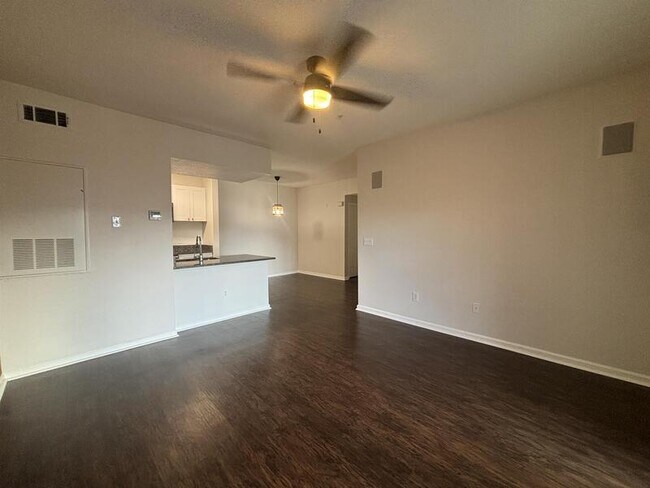 Building Photo - 14226 Fredricksburg Dr