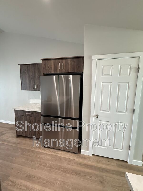 Building Photo - 1870 W Unforgettable St