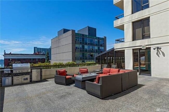 Building Photo - 2201 3rd Ave