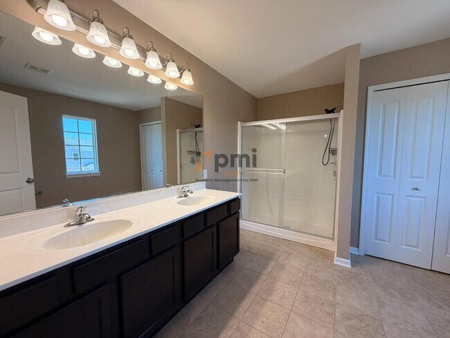 Building Photo - 2707 Westwind Dr