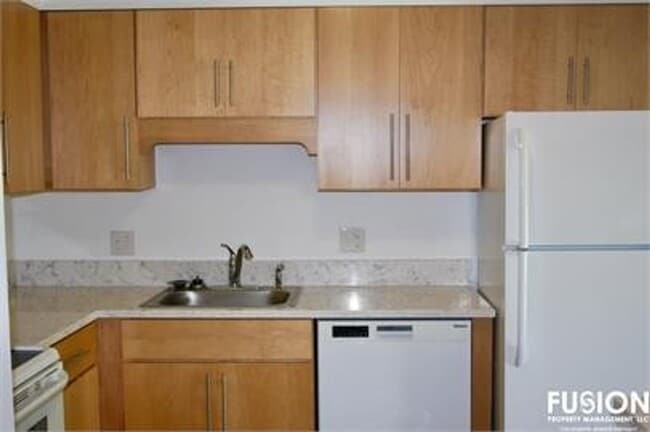 Building Photo - Bright 2-Bedroom Home Near Oakledge Park w/Pool!