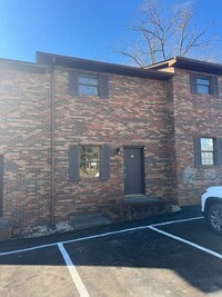 Building Photo - Newly Renovated 2 Bedroom 1.5 Bath Condo located in Elizabethton, TN