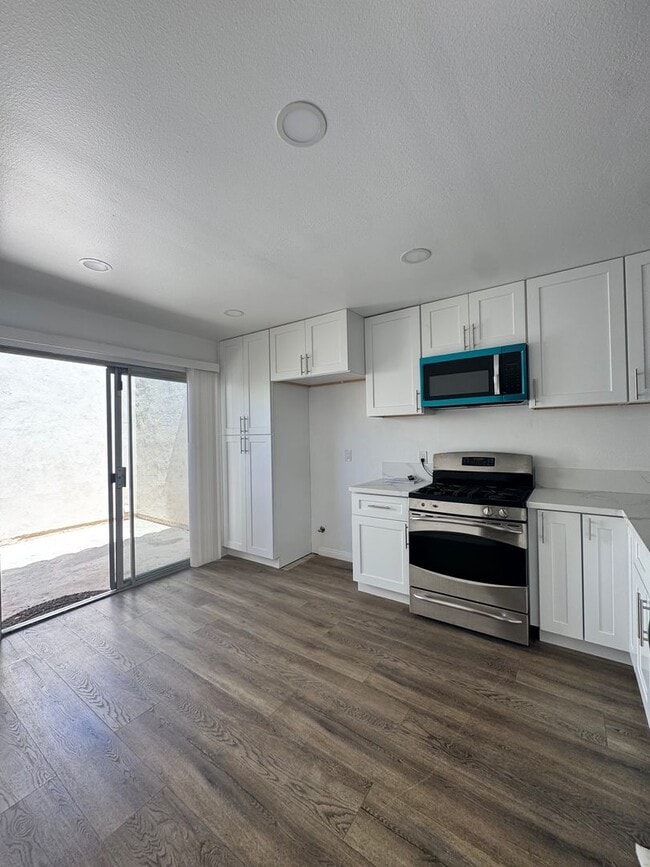 Building Photo - 17740 La Rosa Ln