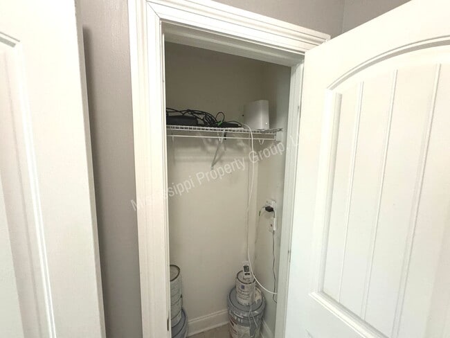 Building Photo - 4BD/4.5BA FOR RENT