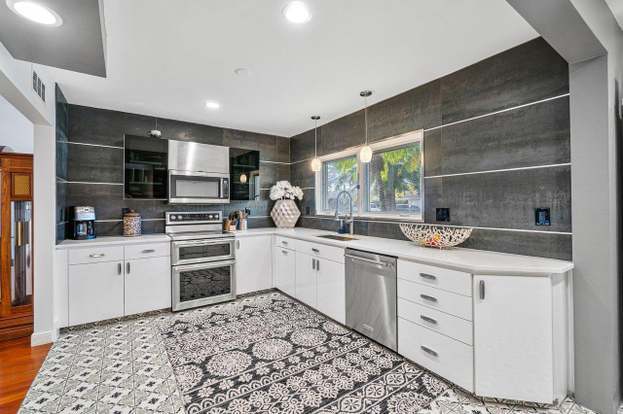 Building Photo - 2700 Spanish River Rd