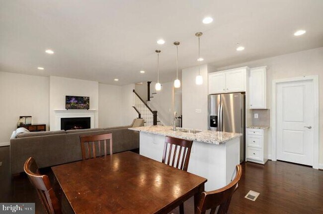 Building Photo - 13905 Bufflehead St