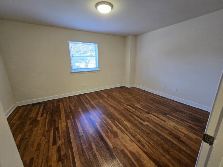 Building Photo - 5238 Goolsby Ct