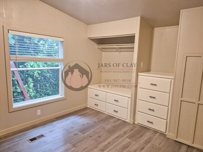 Building Photo - Manufactured Home in Corvallis