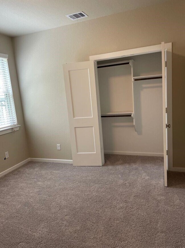 Building Photo - 7912 Spring Run Dr