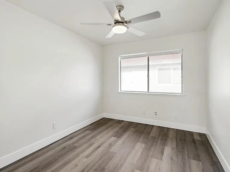 Building Photo - 287 Sharp Cir