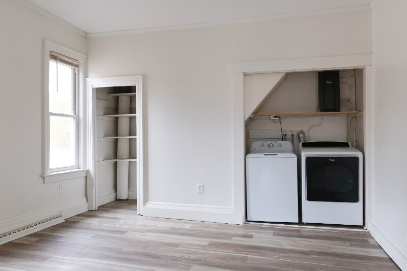 Building Photo - 1301 8th Ave