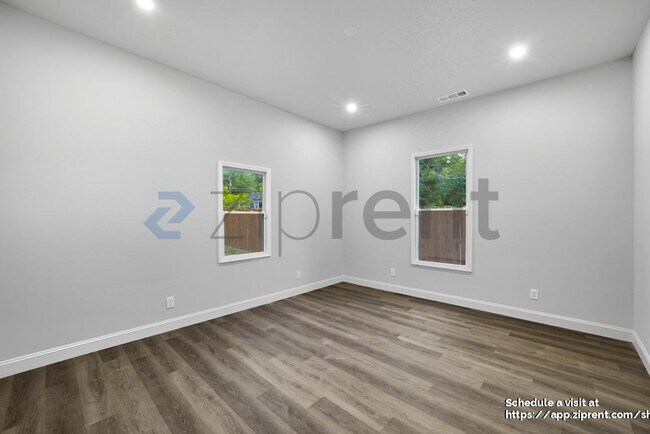 Building Photo - 981 Metropolitan Pkwy SW