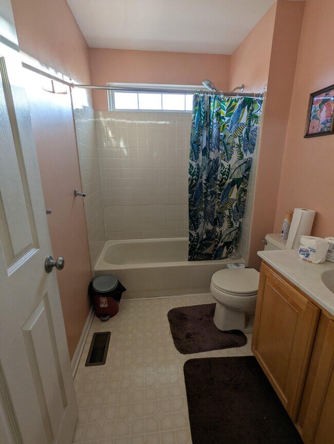 Building Photo - 4 Tether Cir