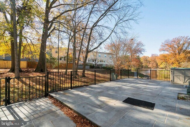 Building Photo - 4339 Cedarlake Ct