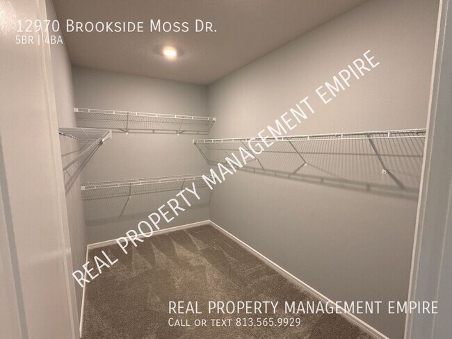 Building Photo - 12970 Brookside Moss Dr