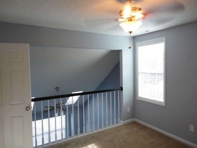 Building Photo - 125 Medford Cir