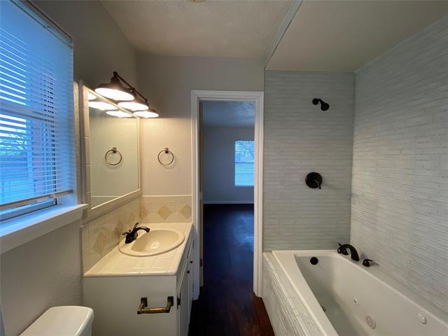 Building Photo - 119 FM 407