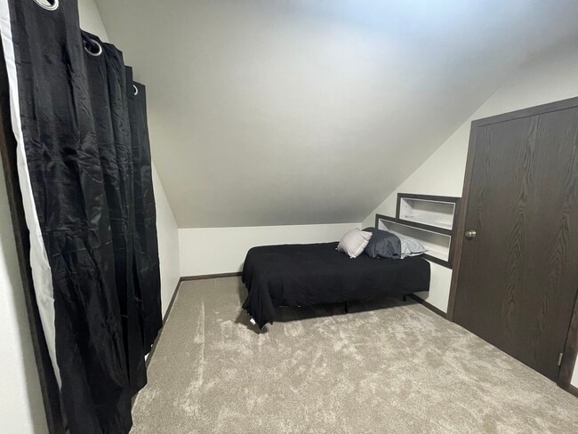 Building Photo - Rustic Farmhouse