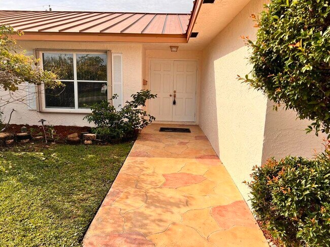 Building Photo - 1580 NW 11th St