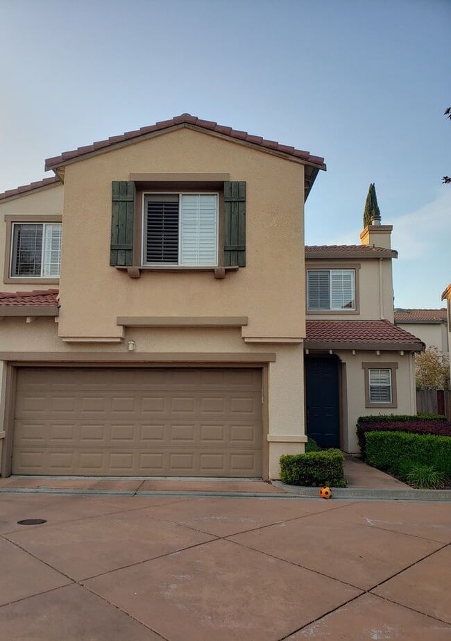 Building Photo - 2295 Lenox Pl