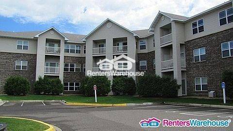 Primary Photo - 1321 Lake Dr E