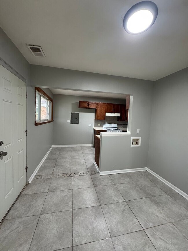 Building Photo - 2 Bedroom Ranch Home now available in Calu...