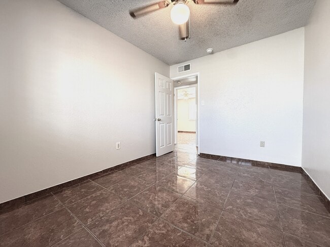Building Photo - 9321 Sorbonne Dr
