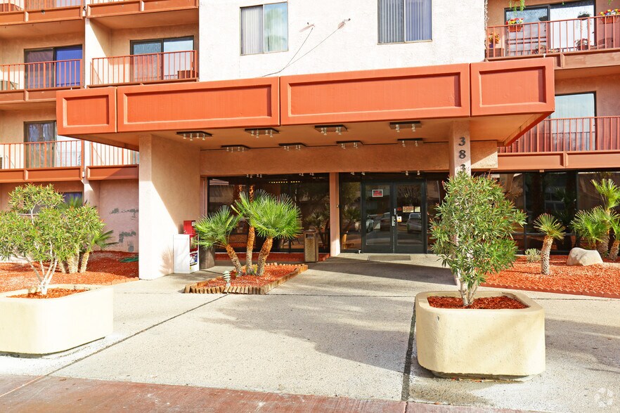 Park Terrace Apartments 3830 University Center Dr Las Vegas NV 89119 Apartment Finder