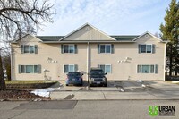Building Photo - Great 4bd/2bth, nice location