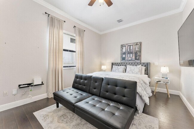 Building Photo - 9173 Delemar Ct