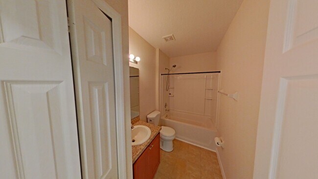 Building Photo - Nice 3/2 in Poinciana